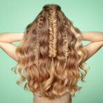 Ottobre 2025: torna la tendenza delle “Braided Accents” – trecce minimal per un look moderno