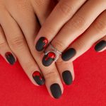 Nail Art Minimal e Negative Space