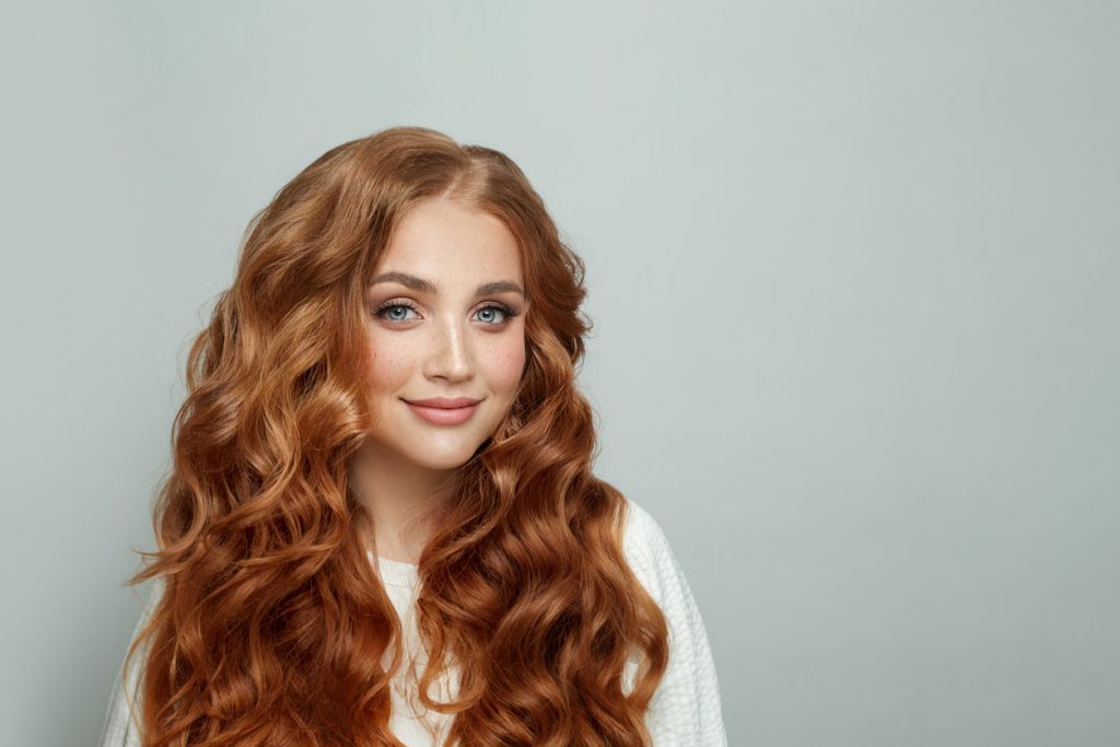 Onde morbide e naturali che accarezzano il viso, per un’eleganza semplice e senza tempo