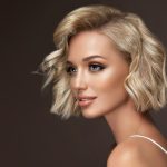 Il ritorno dell’eleganza spontanea nei capelli